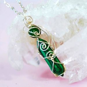 Malachite Wire Wrapped Crystal Necklace, Emerald Green Gemstone Crystal Necklace